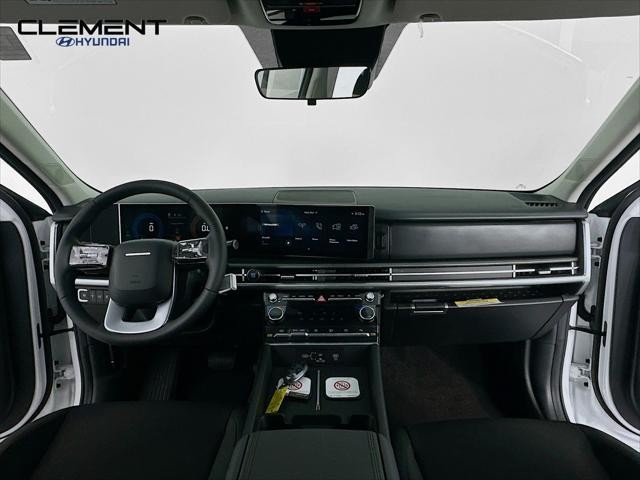 Hyundai Santa Fe Hybrid Vehicle Full-screen Gallery Image 11