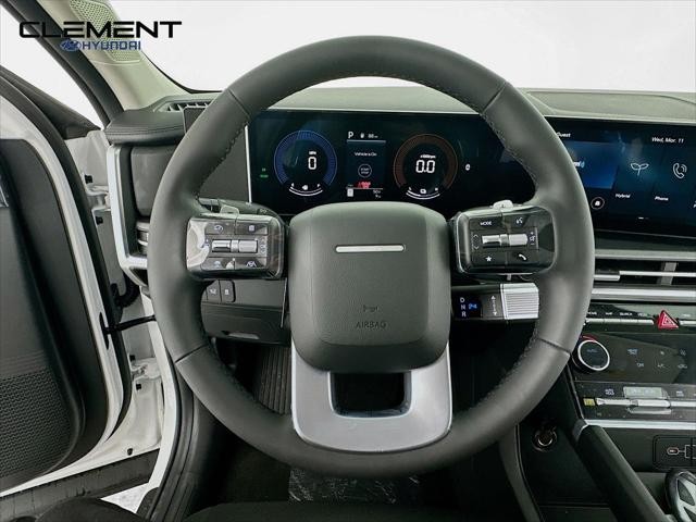 Hyundai Santa Fe Hybrid Vehicle Full-screen Gallery Image 13