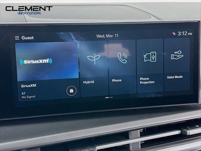 Hyundai Santa Fe Hybrid Vehicle Full-screen Gallery Image 17