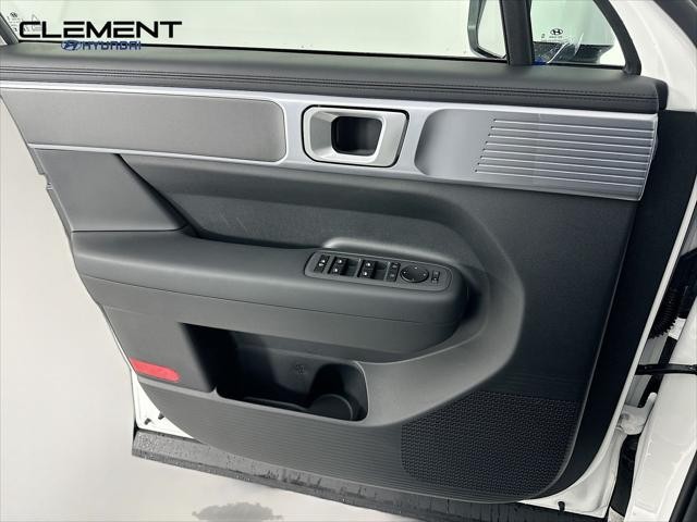 Hyundai Santa Fe Hybrid Vehicle Full-screen Gallery Image 22