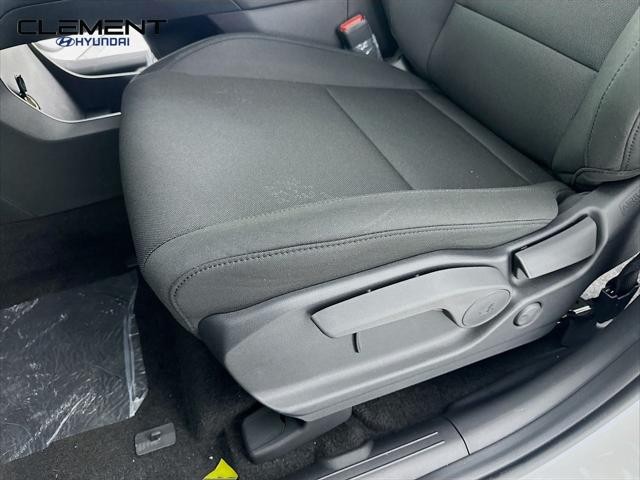 Hyundai Santa Fe Hybrid Vehicle Full-screen Gallery Image 23