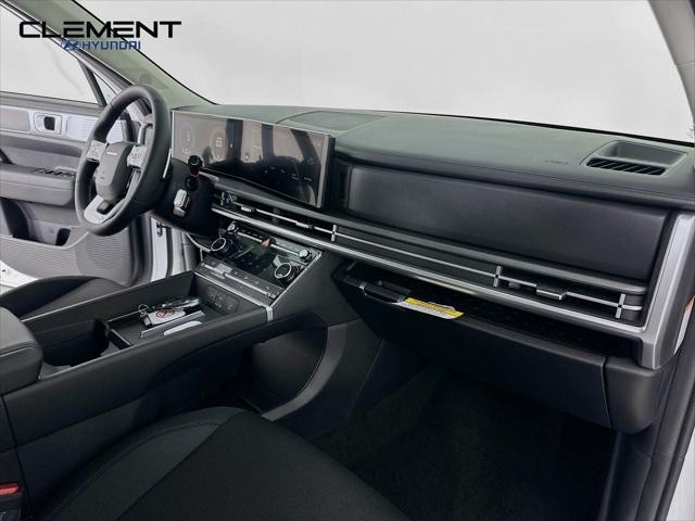 Hyundai Santa Fe Hybrid Vehicle Full-screen Gallery Image 28