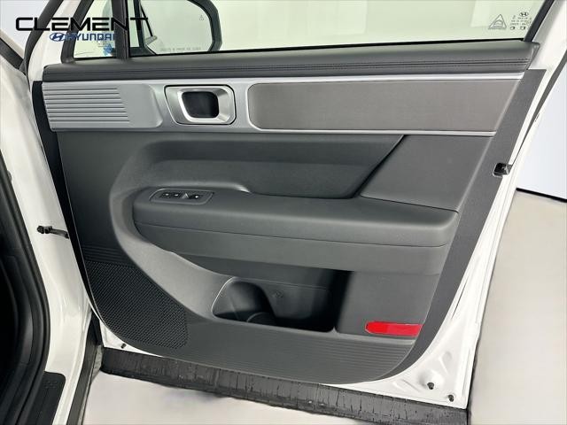 Hyundai Santa Fe Hybrid Vehicle Full-screen Gallery Image 29