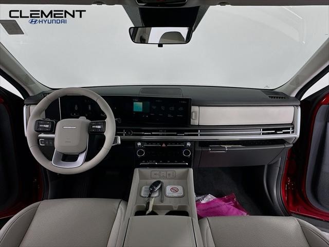 Hyundai Santa Fe Hybrid Vehicle Full-screen Gallery Image 11