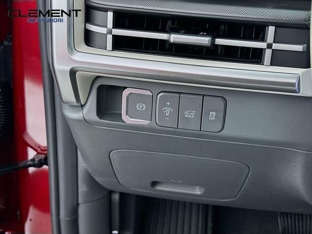 Hyundai Santa Fe Hybrid Vehicle Full-screen Gallery Image 12