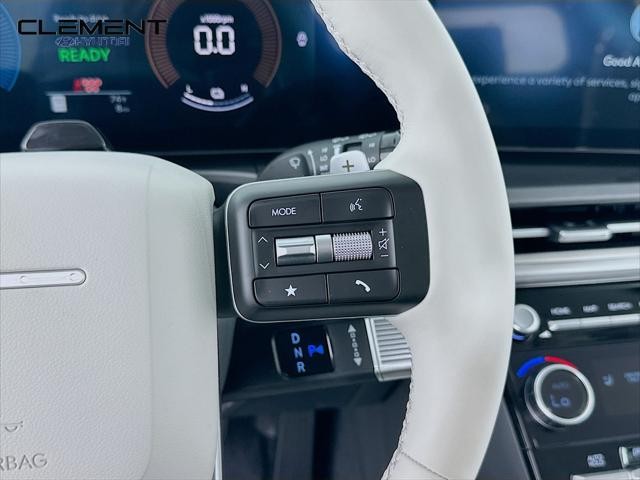 Hyundai Santa Fe Hybrid Vehicle Full-screen Gallery Image 15