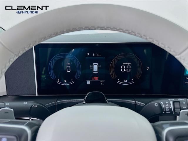 Hyundai Santa Fe Hybrid Vehicle Full-screen Gallery Image 16