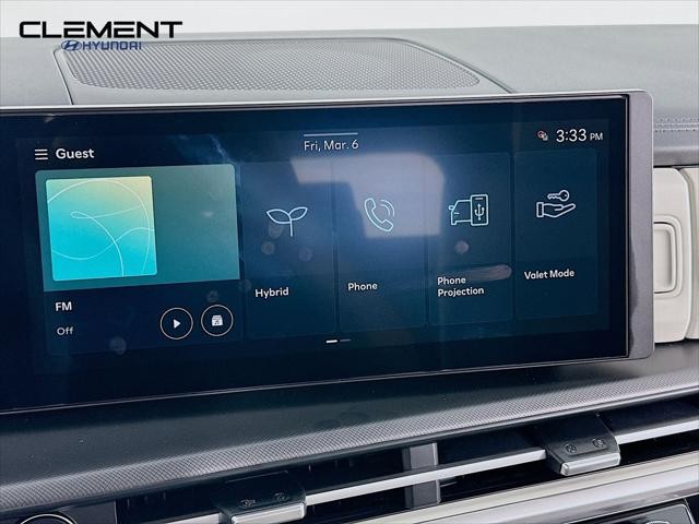 Hyundai Santa Fe Hybrid Vehicle Full-screen Gallery Image 17