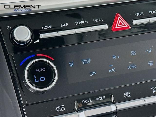 Hyundai Santa Fe Hybrid Vehicle Full-screen Gallery Image 20