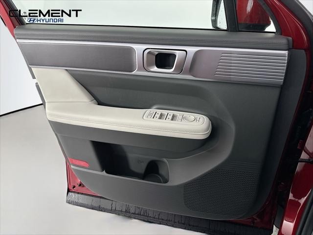 Hyundai Santa Fe Hybrid Vehicle Full-screen Gallery Image 23