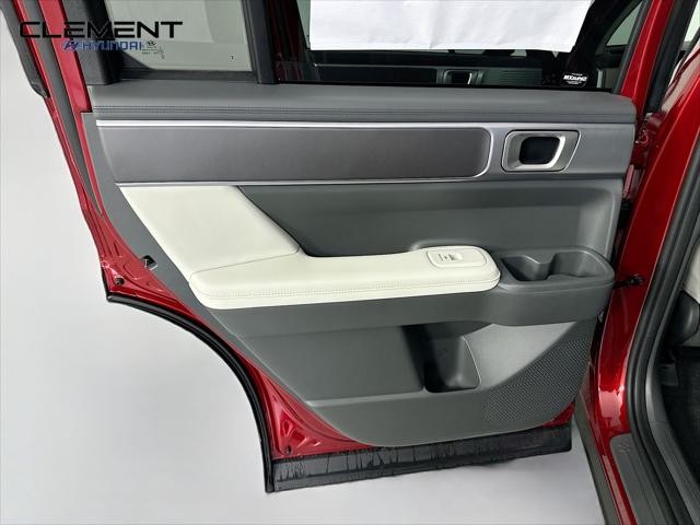 Hyundai Santa Fe Hybrid Vehicle Full-screen Gallery Image 26