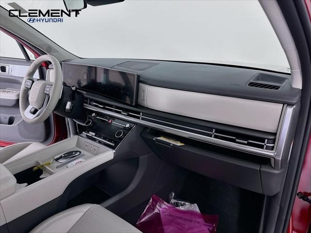 Hyundai Santa Fe Hybrid Vehicle Full-screen Gallery Image 29