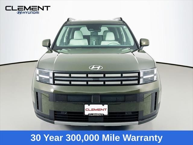 Hyundai Santa Fe Hybrid Vehicle Full-screen Gallery Image 2