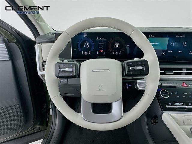 Hyundai Santa Fe Hybrid Vehicle Full-screen Gallery Image 13