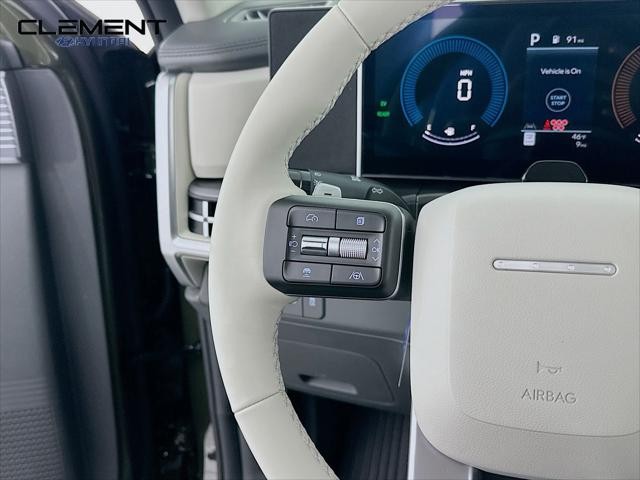 Hyundai Santa Fe Hybrid Vehicle Full-screen Gallery Image 14