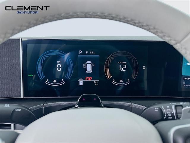 Hyundai Santa Fe Hybrid Vehicle Full-screen Gallery Image 16