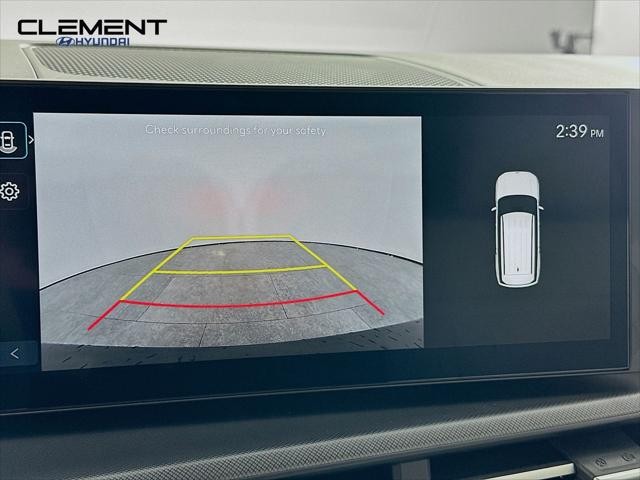 Hyundai Santa Fe Hybrid Vehicle Full-screen Gallery Image 18