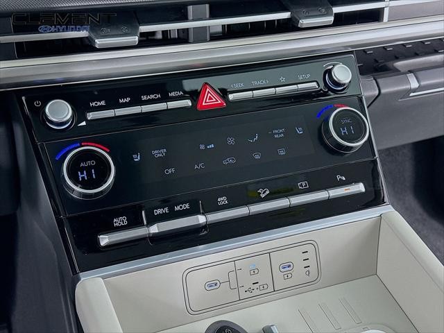 Hyundai Santa Fe Hybrid Vehicle Full-screen Gallery Image 19