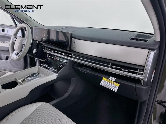 Hyundai Santa Fe Hybrid Vehicle Full-screen Gallery Image 29