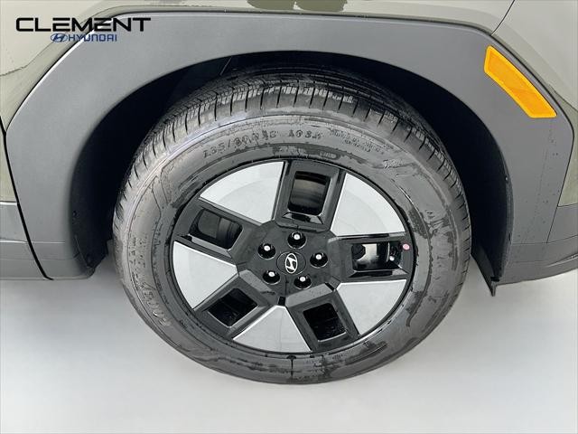 Hyundai Santa Fe Hybrid Vehicle Full-screen Gallery Image 31