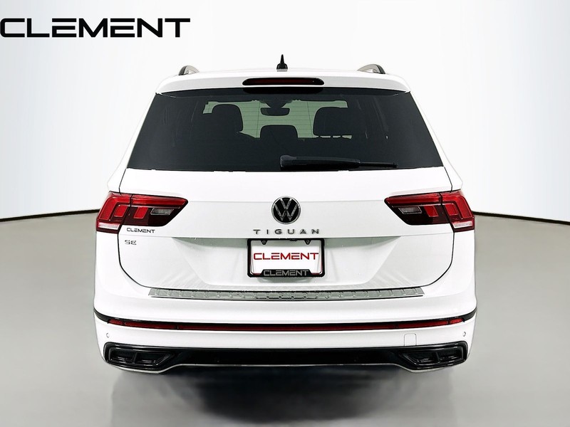 Volkswagen Tiguan Vehicle Full-screen Gallery Image 8