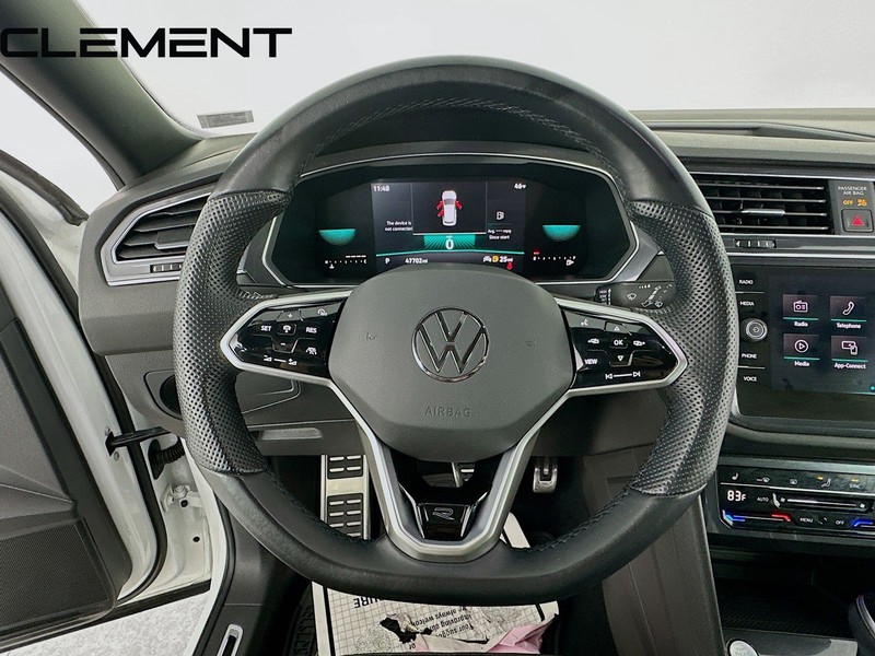 Volkswagen Tiguan Vehicle Full-screen Gallery Image 14