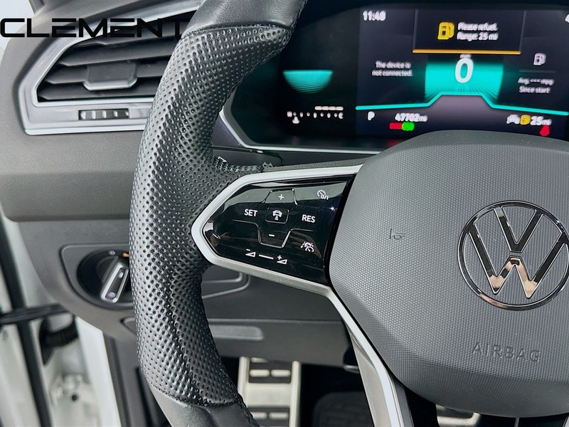 Volkswagen Tiguan Vehicle Full-screen Gallery Image 15