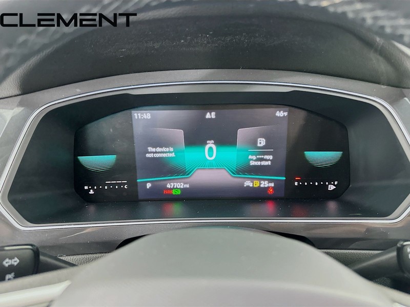 Volkswagen Tiguan Vehicle Full-screen Gallery Image 18