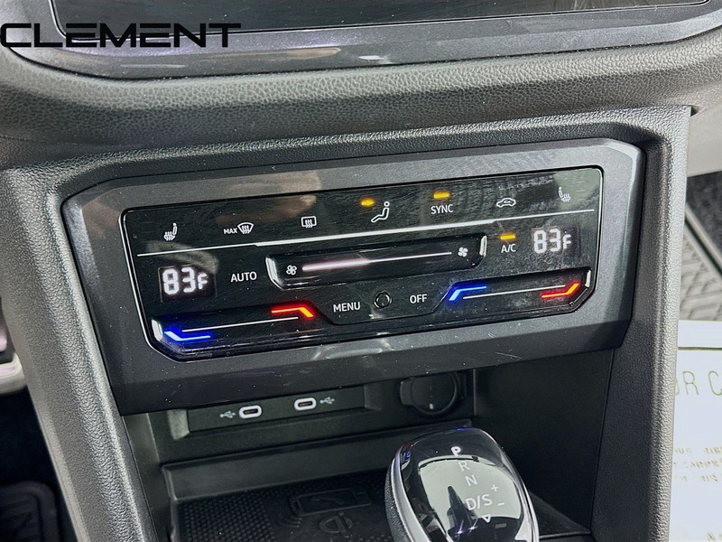 Volkswagen Tiguan Vehicle Full-screen Gallery Image 22