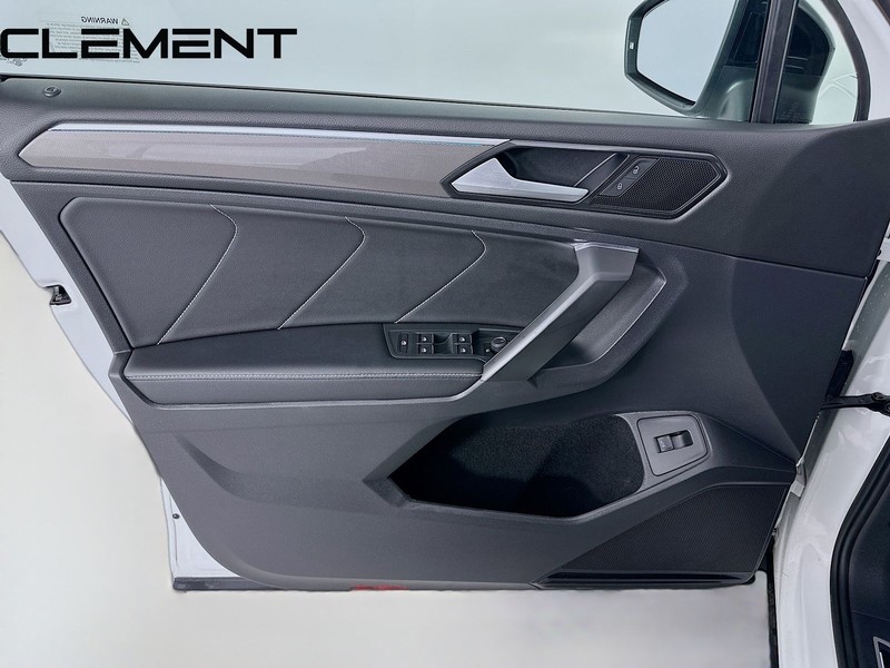 Volkswagen Tiguan Vehicle Full-screen Gallery Image 27