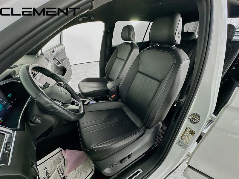 Volkswagen Tiguan Vehicle Full-screen Gallery Image 29