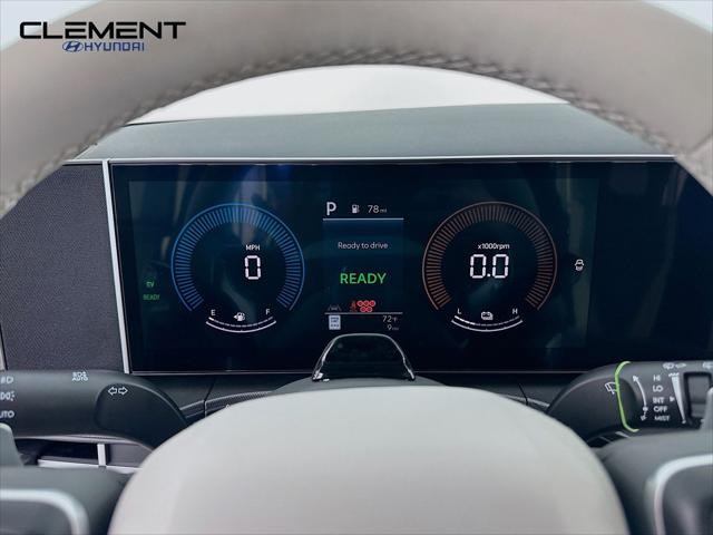 Hyundai Santa Fe Hybrid Vehicle Full-screen Gallery Image 16