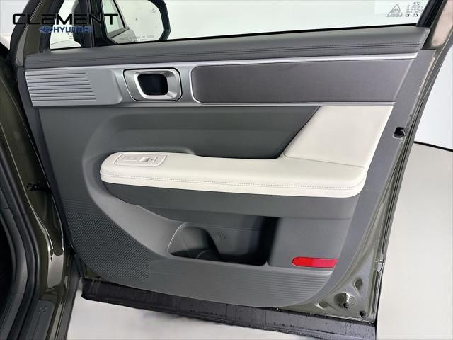 Hyundai Santa Fe Hybrid Vehicle Full-screen Gallery Image 30