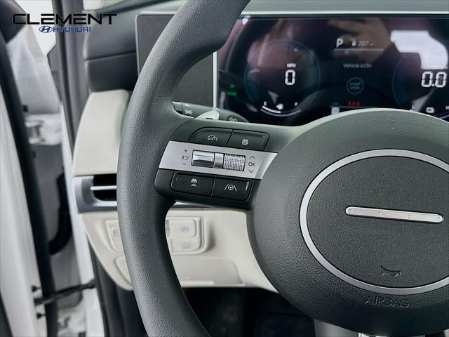 Hyundai Tucson Hybrid Vehicle Full-screen Gallery Image 14