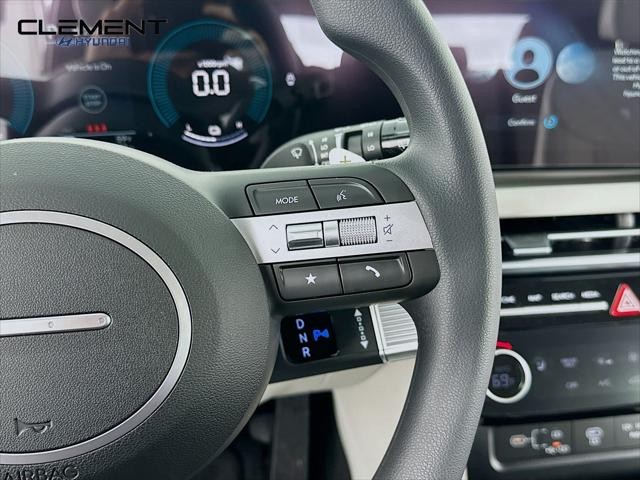 Hyundai Tucson Hybrid Vehicle Full-screen Gallery Image 15