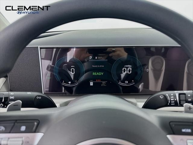 Hyundai Tucson Hybrid Vehicle Full-screen Gallery Image 16