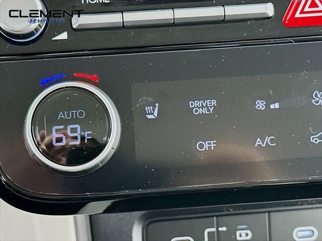 Hyundai Tucson Hybrid Vehicle Full-screen Gallery Image 20