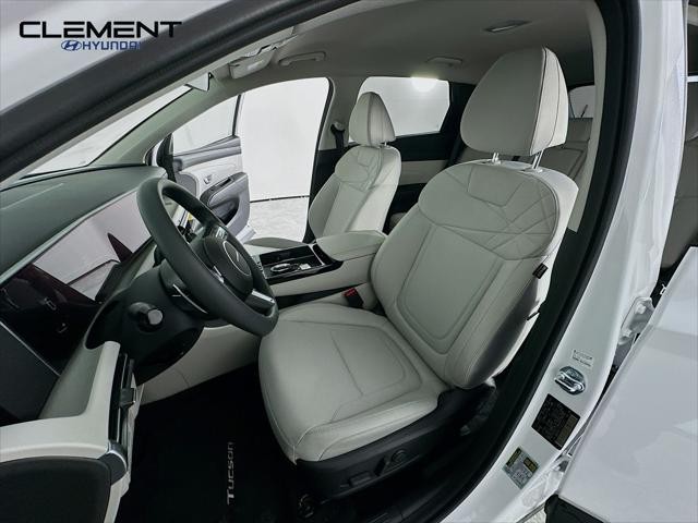 Hyundai Tucson Hybrid Vehicle Full-screen Gallery Image 25