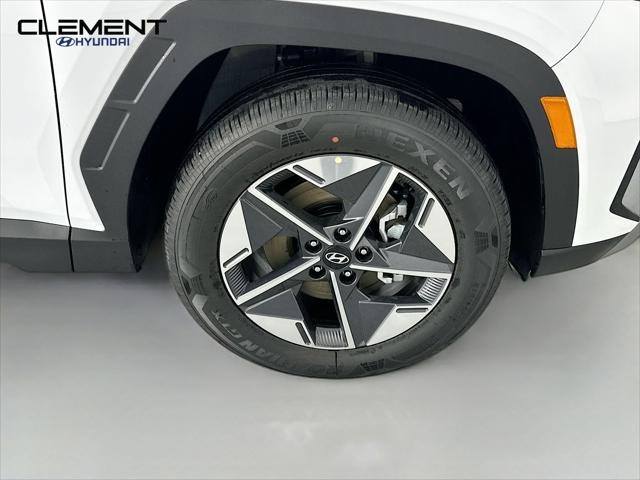 Hyundai Tucson Hybrid Vehicle Full-screen Gallery Image 31