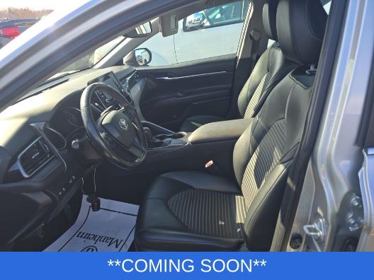 Toyota Camry Vehicle Image 03