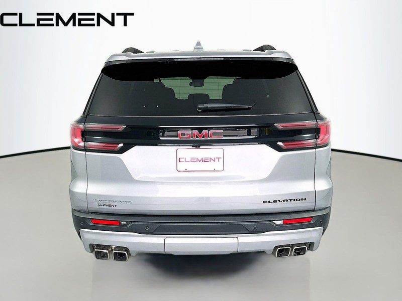 GMC Acadia Vehicle Full-screen Gallery Image 8