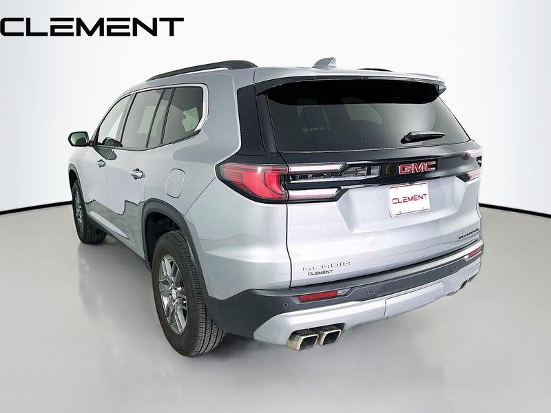 GMC Acadia Vehicle Full-screen Gallery Image 10