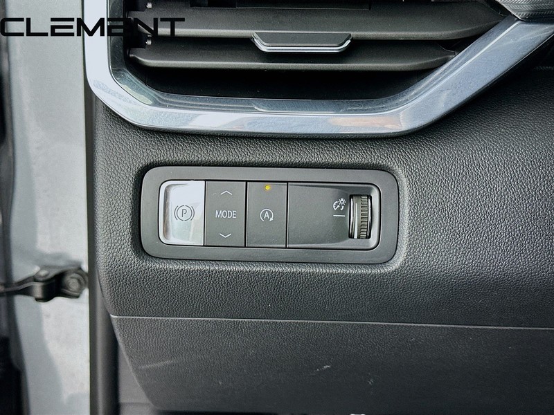 GMC Acadia Vehicle Full-screen Gallery Image 13