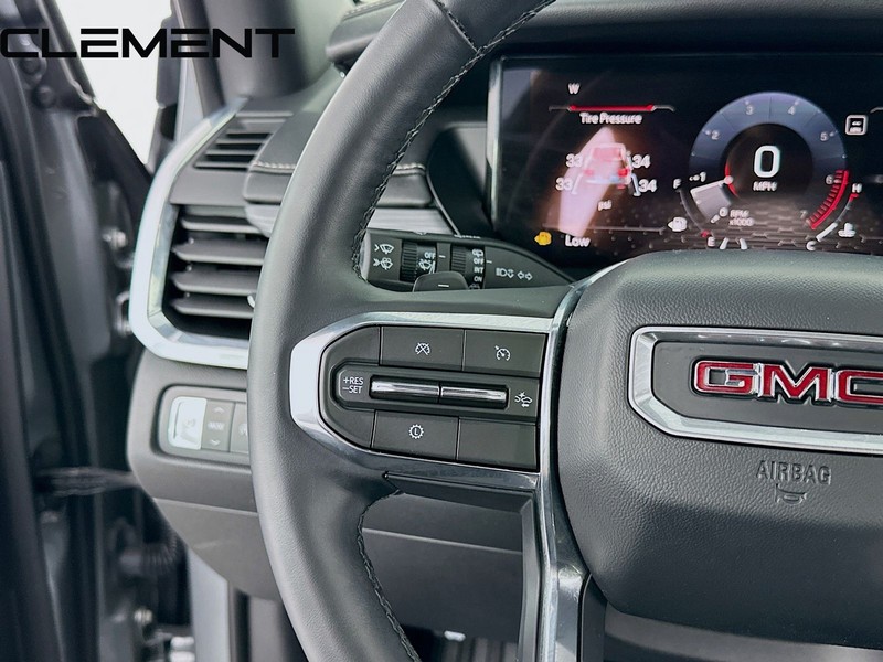 GMC Acadia Vehicle Full-screen Gallery Image 15