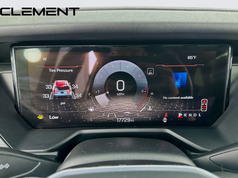 GMC Acadia Vehicle Full-screen Gallery Image 18