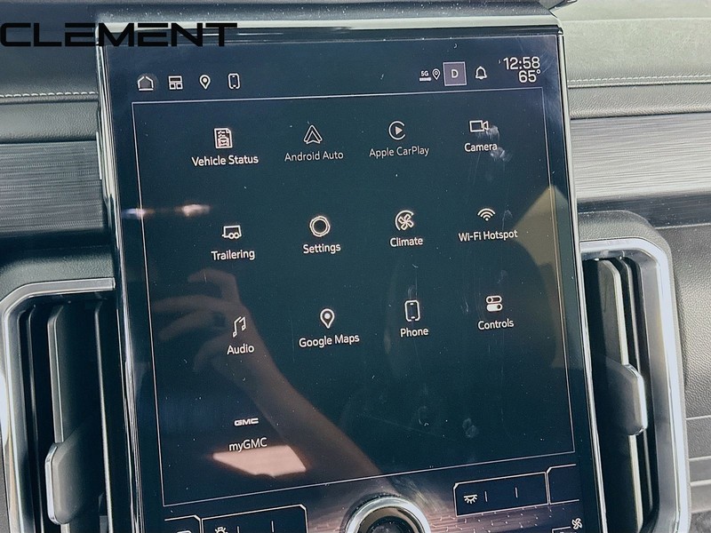 GMC Acadia Vehicle Full-screen Gallery Image 19