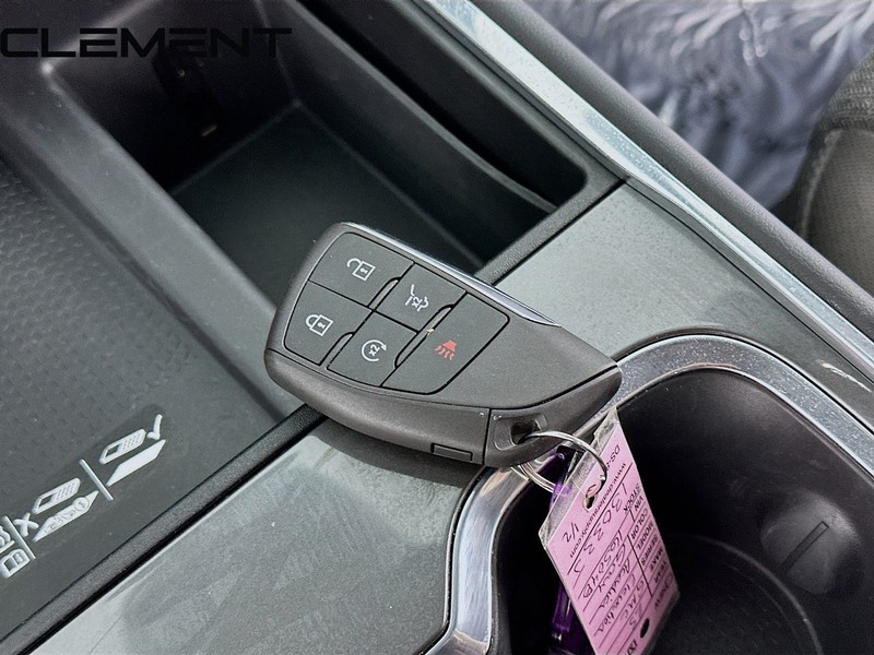 GMC Acadia Vehicle Full-screen Gallery Image 24