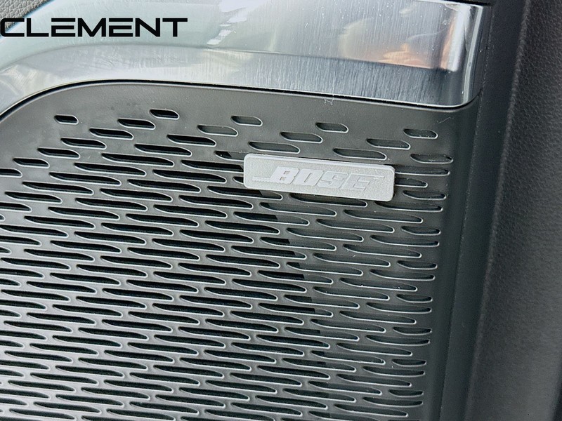 GMC Acadia Vehicle Full-screen Gallery Image 25