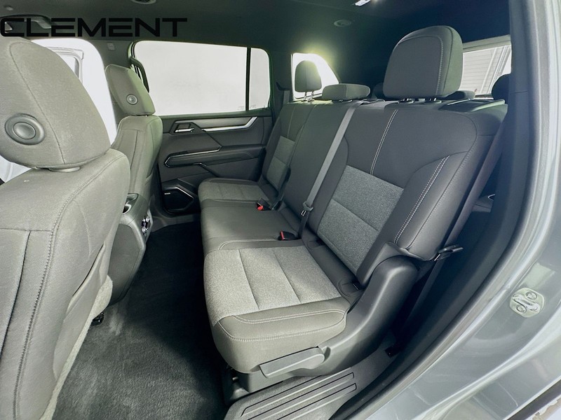 GMC Acadia Vehicle Full-screen Gallery Image 33