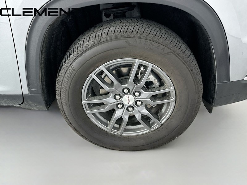 GMC Acadia Vehicle Full-screen Gallery Image 38